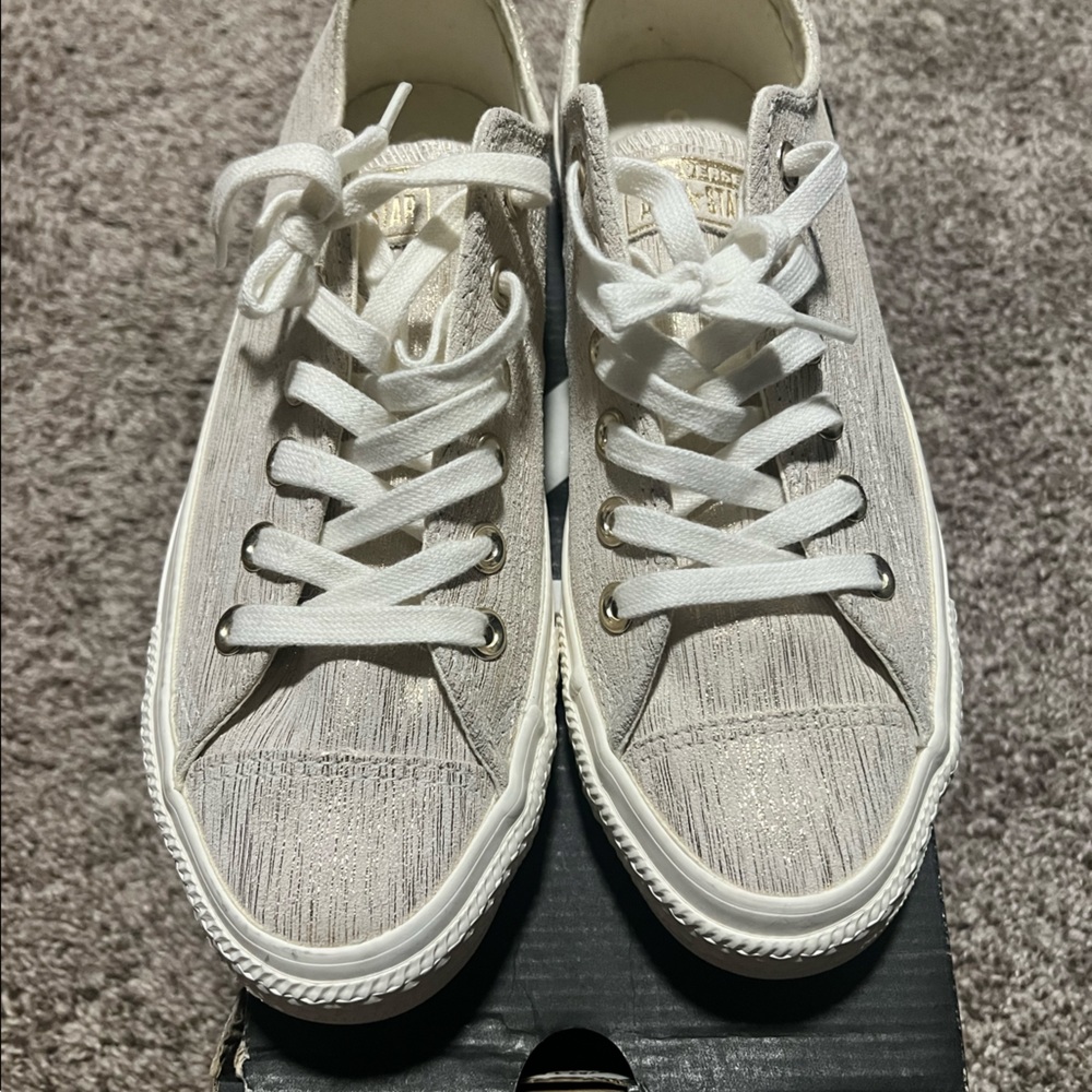 BNWB Converse Chuck Taylor All-stars in suede